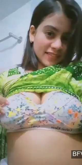 Kolkatta Girl Removing Bra And Boob Show