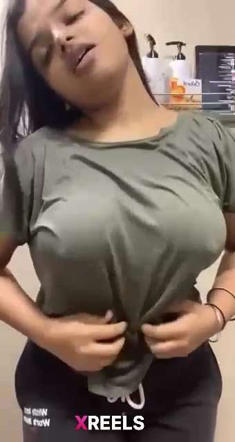 NRI Desi Busty Babe Sending Teasing Videos To BF 1