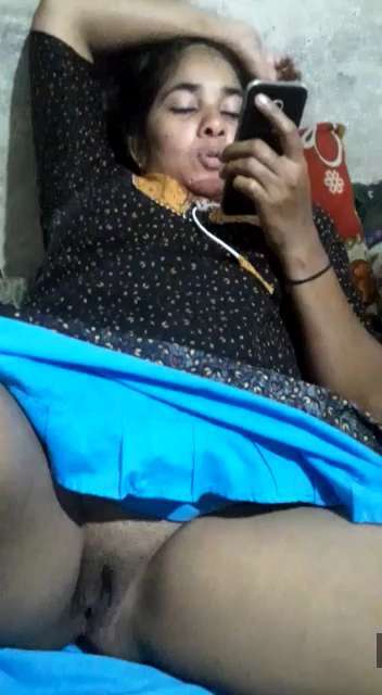 Rajasthani Bhabhi Pussy Show MMS Video