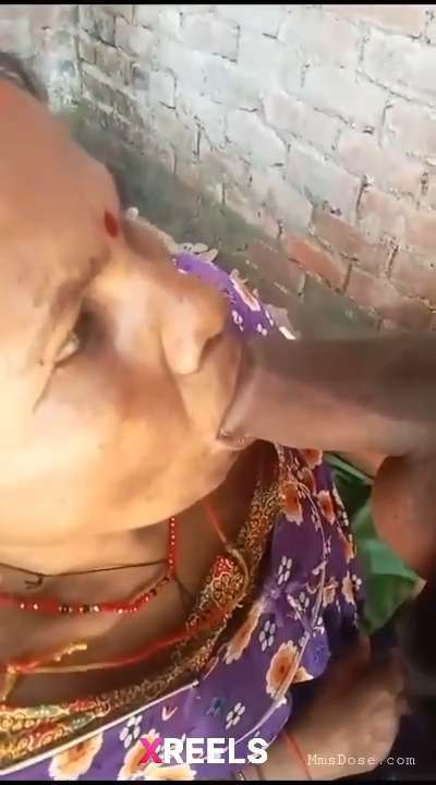 Randi Sucking Dick Outdoorand Showing Boobs