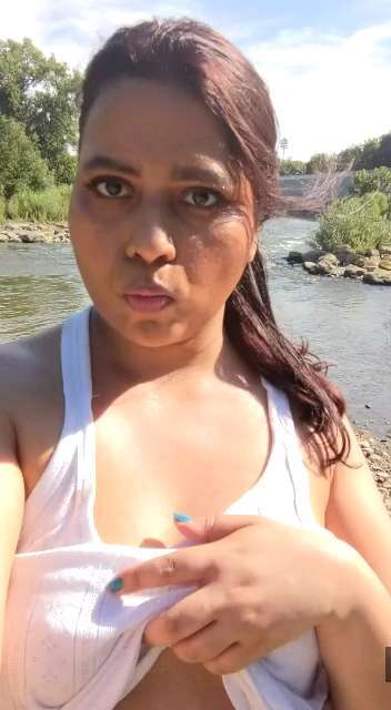 Rich Indian Wife Showing Boobs Outdoors