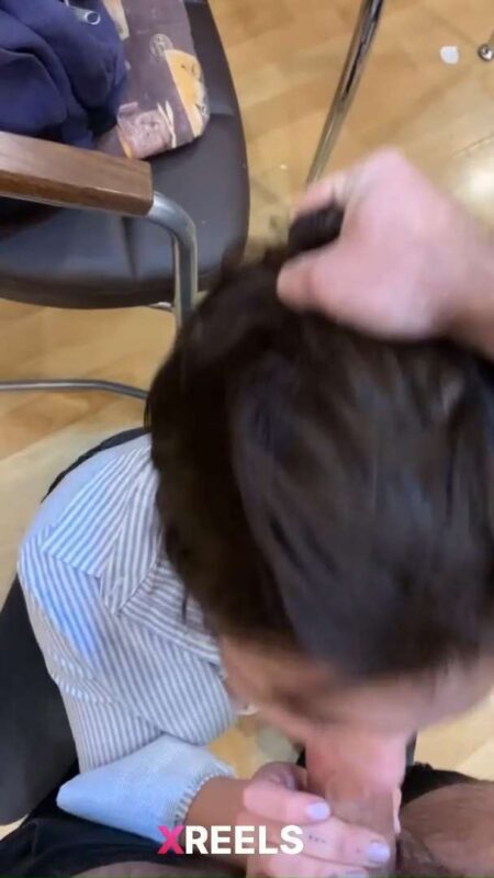 Thumbnail No 10 from Salon Worker Sucking Rich Clients Cock After Appointment.