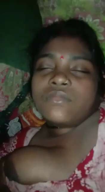 Sleeping Wife Pussy Fucking Desi Sex Mms Videos