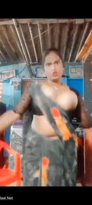Thumbnail No 6 from South Indian Big Boobs Wife Topless Viral Video Video.