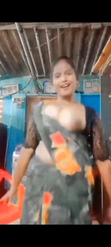 Thumbnail No 7 from South Indian Big Boobs Wife Topless Viral Video Video.