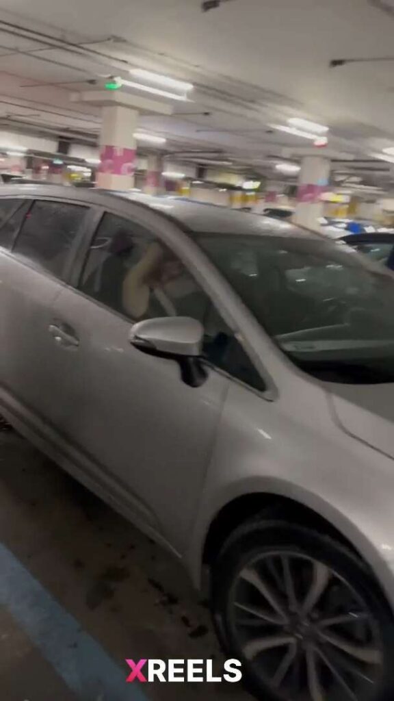 Thumbnail No 2 from Stranger Catching Hot Girl Changing In The Car.