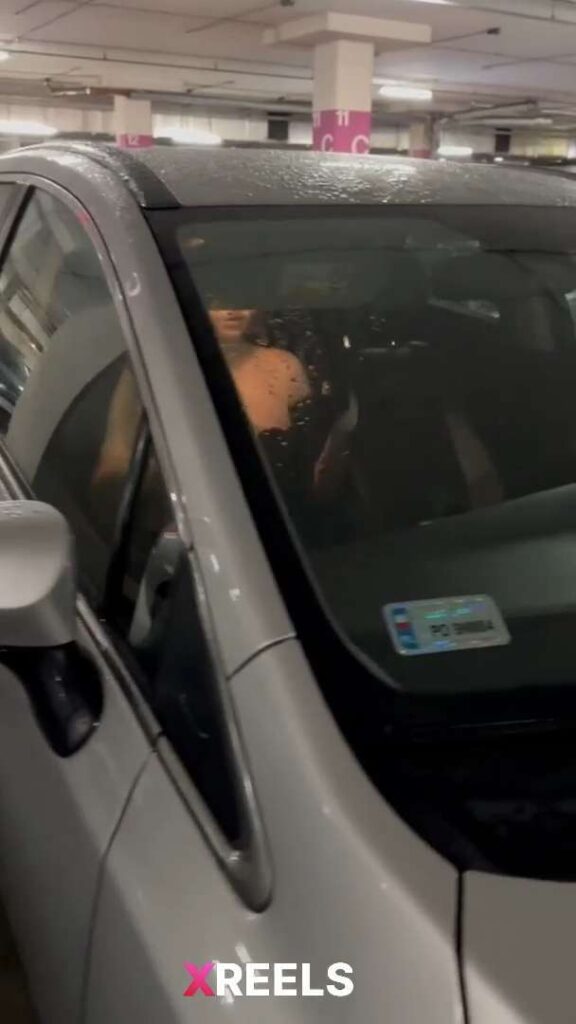 Thumbnail No 6 from Stranger Catching Hot Girl Changing In The Car.