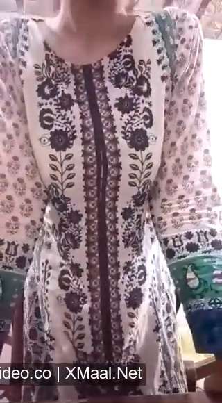 Thumbnail No 1 from Super Booby Pakistani Showing Her Big Melons.