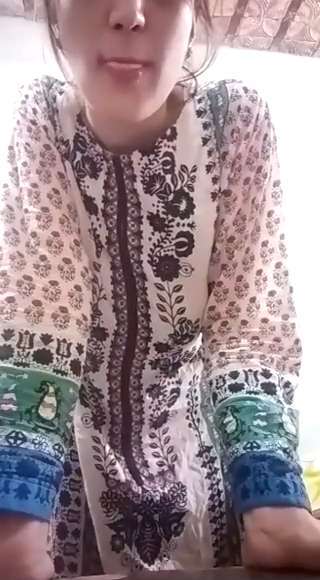 Thumbnail No 12 from Super Booby Pakistani Showing Her Big Melons.
