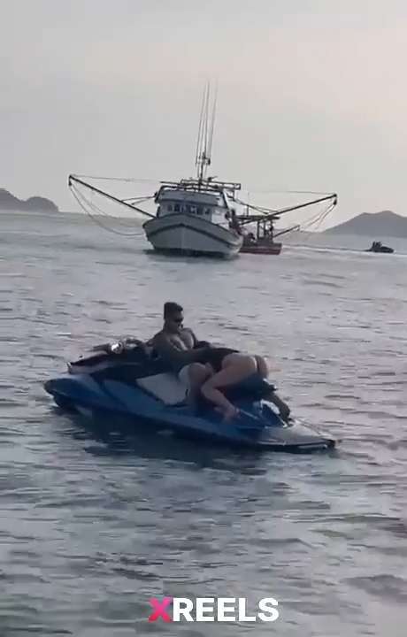 The Rich Guy Fucking His Personal Assistant Girl On His Own Jetski