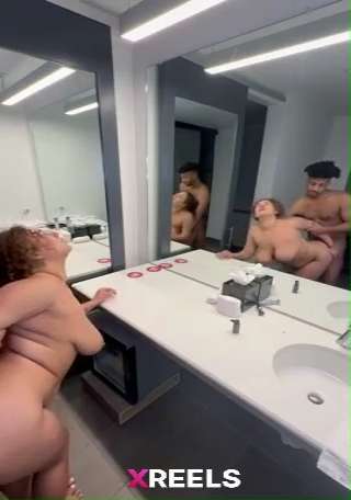 TikTok Guy Fucking Baddie In Front Of Bathroom Mirror