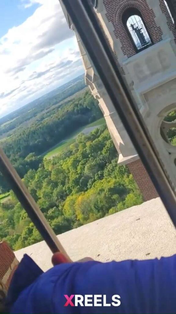 Thumbnail No 9 from Tourist Guide Banged On Top Of Church Building.