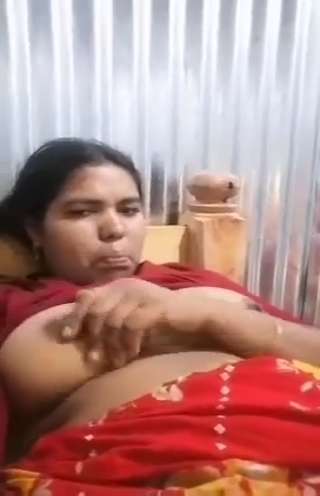 Unsatisfied Bangladeshi Wife Masturbating On Cam