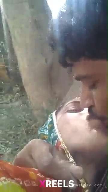 Village Bhabhi Enjoying With Lover In Jungle
