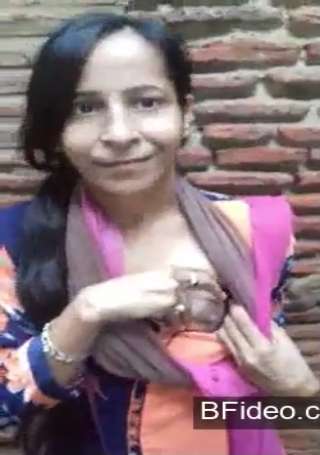 Village Girl Showing Boobs Outdoors For Her Boyfriend Video