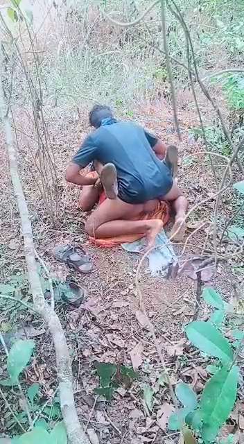 Village Mature Bhabhi Illicit Sex With Younger Guy Outdoors
