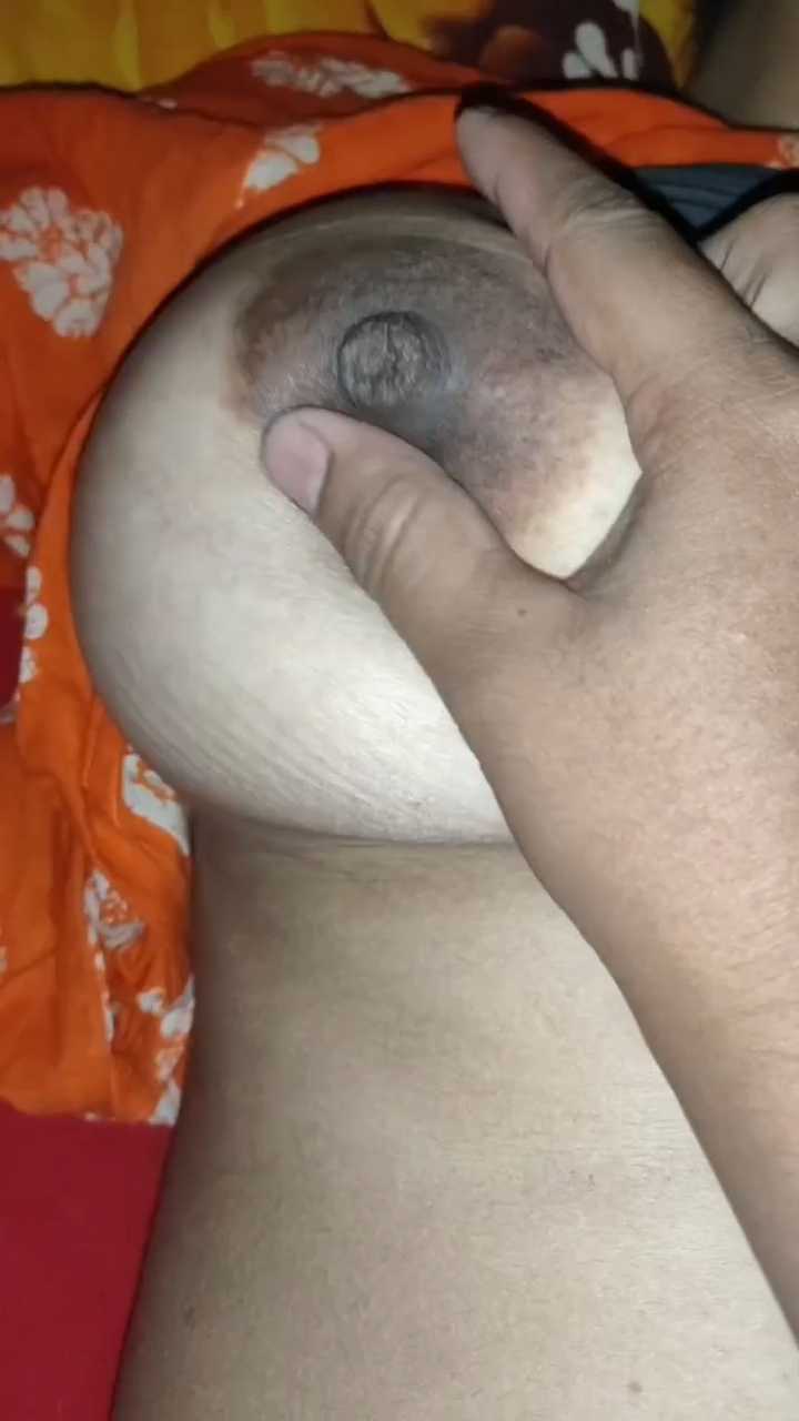 Boudi Big Boobs Pressing By Husband While She’s Sleep