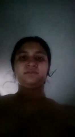 Desi Chubby Bhabhi Pink Pussy Showing to her BF