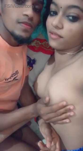 South Indian Lovers Sexy Nude Romance On Selfie Cam - Thumbnail 10