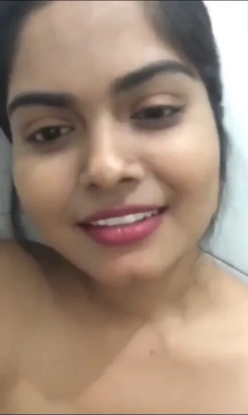 Apni Chinchiyon Ko Masalke Chut Faila Ke Fingering Ki