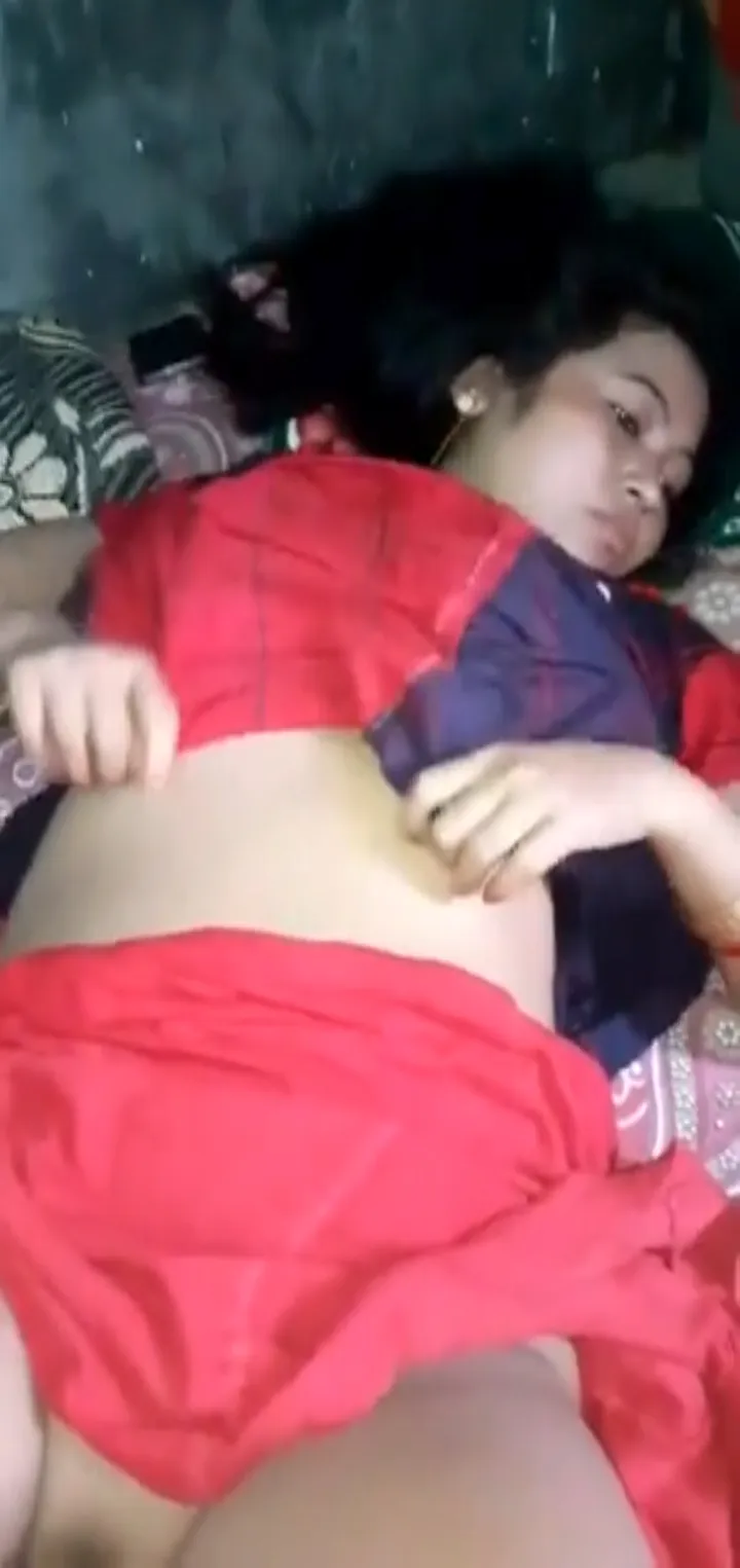Assamese Bhabhi Ki Chut Ki Cream Uske Jawan Lover Ne Chod Ke Nikala MMS Sex Video