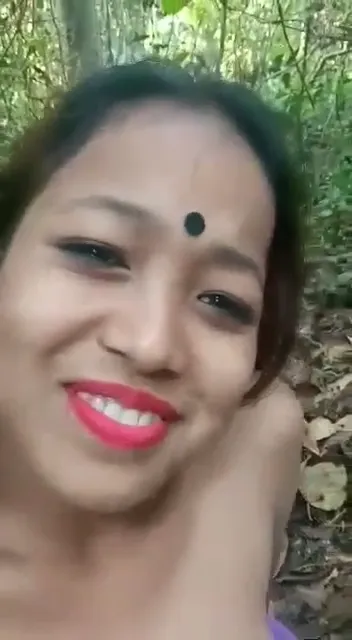 Assamese Ladki Ko Chodne Se Pehle Boyfriend Ne MMS Banaya