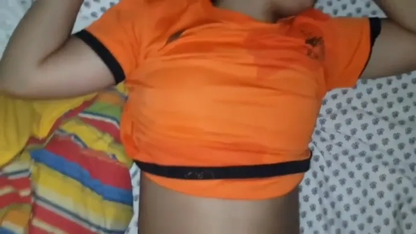 BF Ne GF Ke Chote Boobs Dabake Ki Toofani Chudai