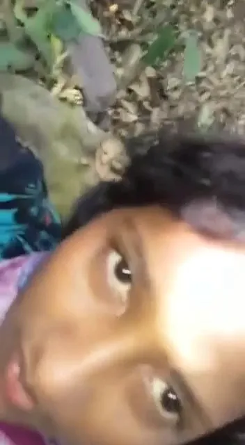 Badi Chuchiyon Wali Dehati Ladki Ki Jungle Mein Khuli Chudai