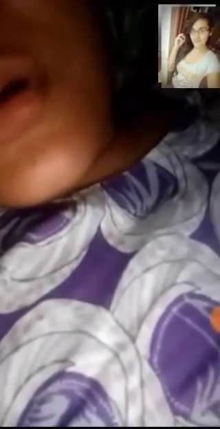 Bangladeshi Girl Showing Sharp Boobs Viral MMS