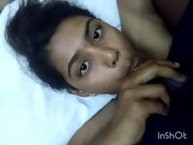Bed Par Nangi Ladki Ne Boyfriend Ka Lund Hilake Maal Nikala