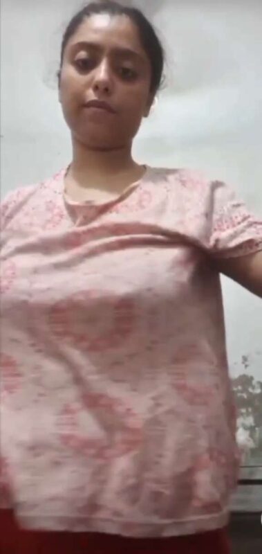 Thumbnail No 6 from Bhabhi Flashing Boob Viral Video At XReels 2 Video.