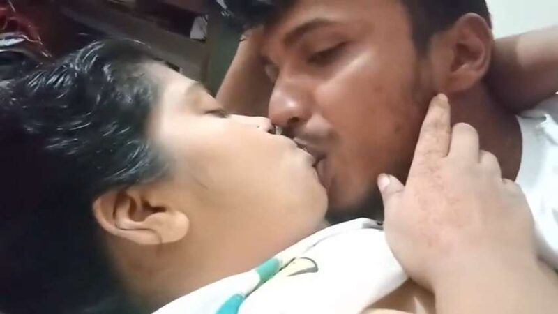 Thumbnail No 3 from Bhabhi Ke Bade Boobs Chuse Aur Doggy Mein Choda Video.