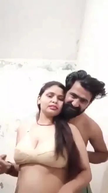 Bhabhi Ki Khade Khade Chudai Pichhe Se Pel Diya