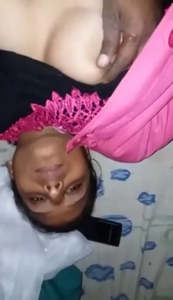 Bina Jhanto Ke Chikni Chut Wali Ladki Ko Uske Boyfriend Ne Ghar Me Bulake Choda