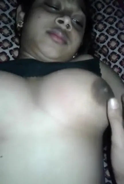 Bistar Par GF Ki Geeli Chut Par Lund Ragda