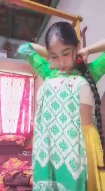 Thumbnail No 10 from Breathtaking Super Sexy Saree Striptease Video Video.