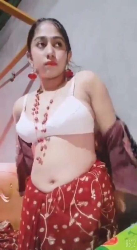 Thumbnail No 2 from Breathtaking Super Sexy Saree Striptease Video Video.