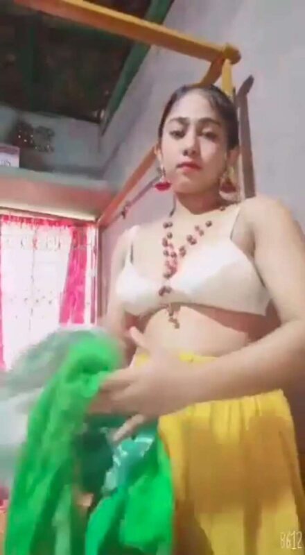 Thumbnail No 9 from Breathtaking Super Sexy Saree Striptease Video Video.