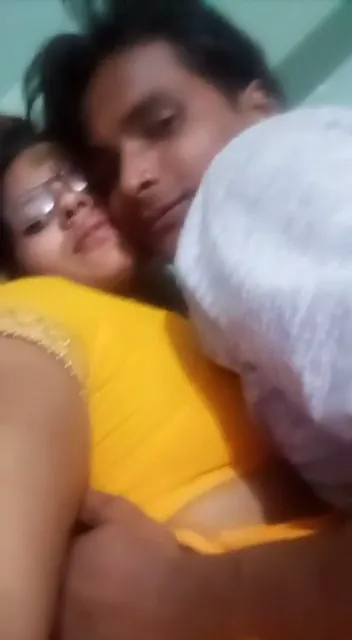 Chasmish Bhabhi Ko Devar Ne Choda