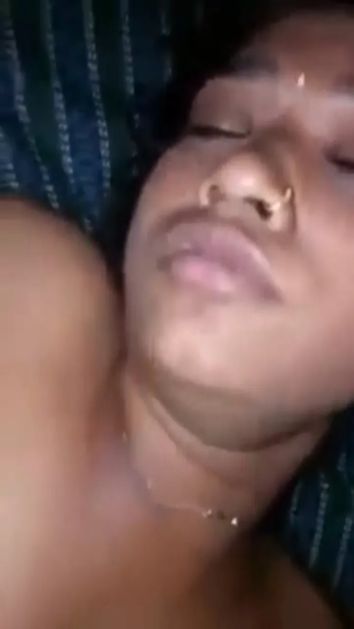 Chunchiyan (bOObs) Dabate Hue Sexy Bhabhi Ki Chatai Pe Chudai