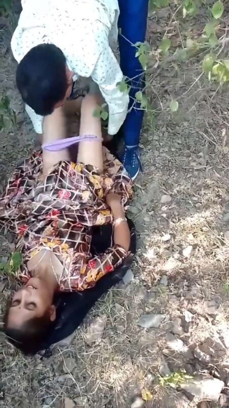 Thumbnail No 4 from Cute Desi Randi Panty Removed Fucked Outdoors Video.