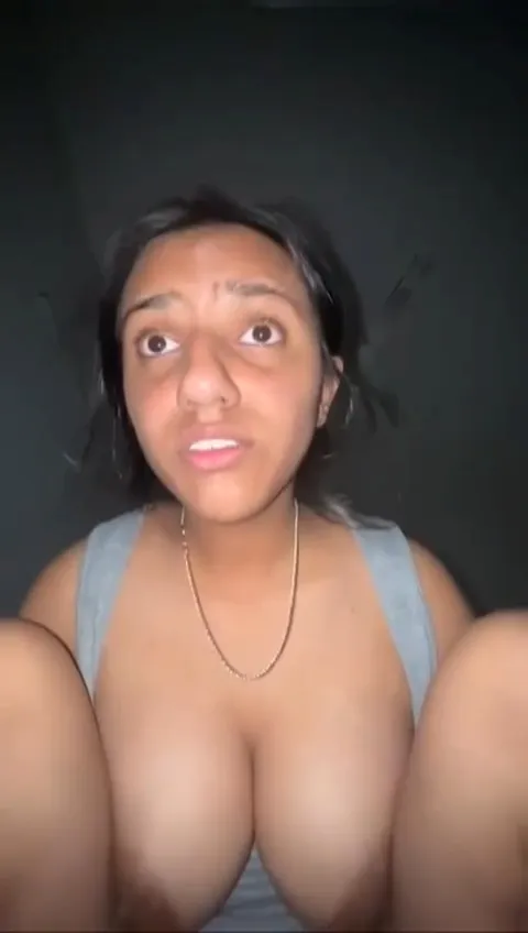 Cute GF Ne BF Ke Lund Par Uchal Kar Kamra Hila Diya