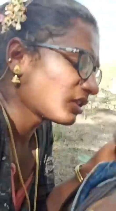 Thumbnail No 4 from Desi Randi Outdoor Blowjob To Customer Viral MMS Video.