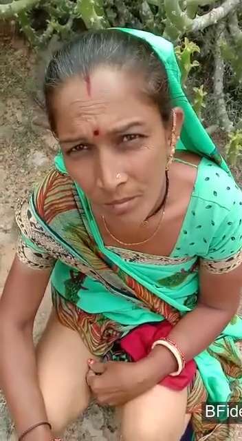 Local Dehati Randi Giving Blowjob In Woods