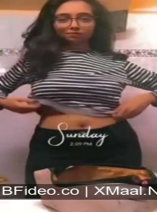 Sexy Colllege Girl Showing Her Hot Boobs