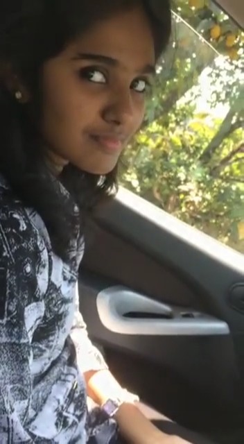 Gaadi Mein Girlfriend Ne Diya Zabardast Blowjob
