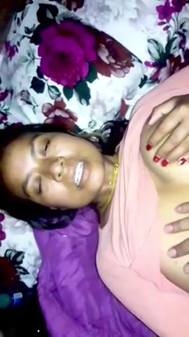 Patni Ki Chuchiyan Dabate Huye Dhakke Pe Dhakka